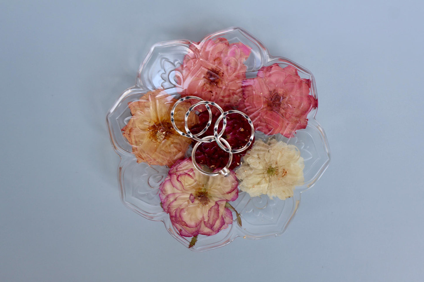 Pressed Flower Resin Trinket Tray: Botanical Decor