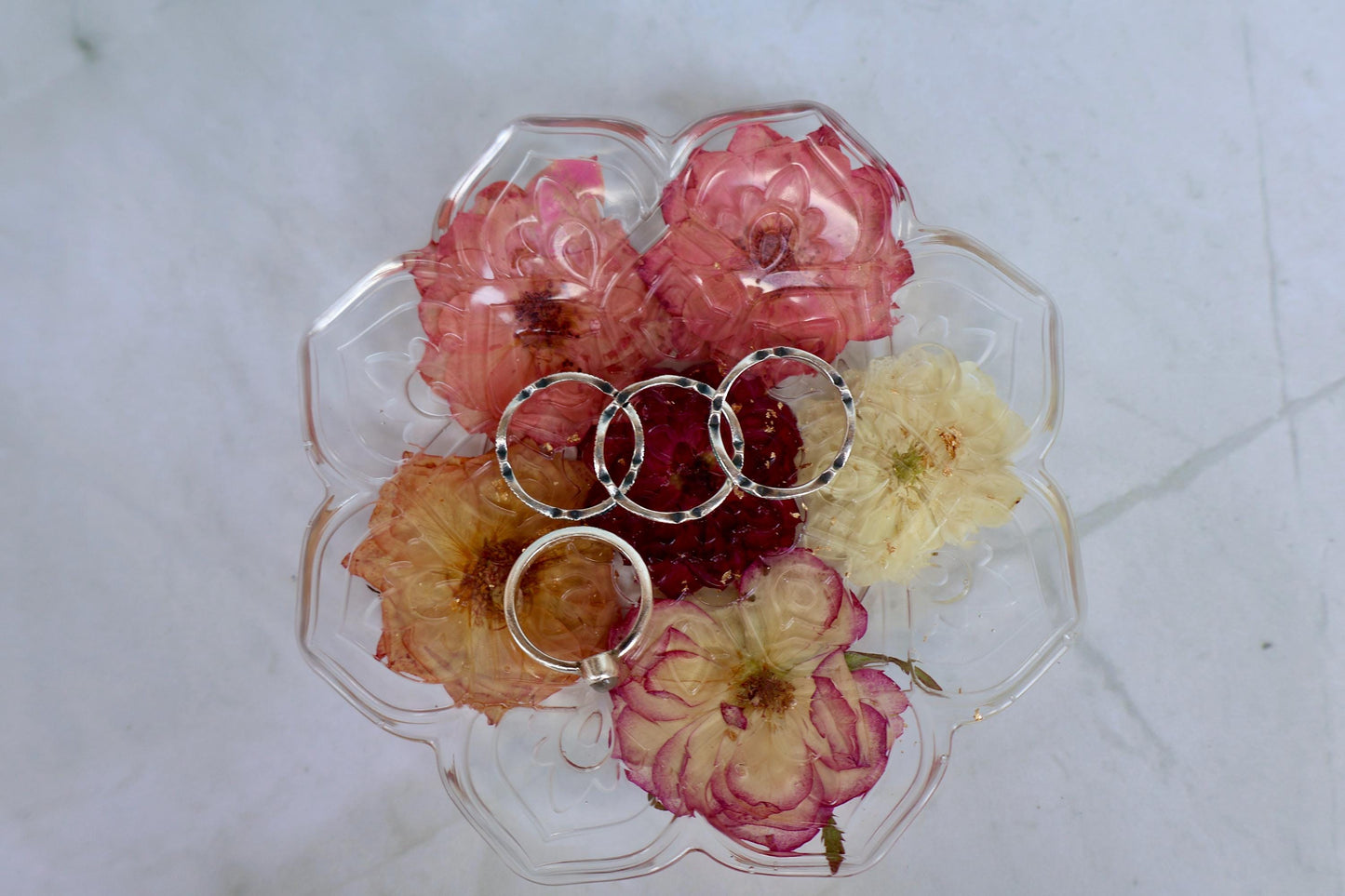 Pressed Flower Resin Trinket Tray: Botanical Decor