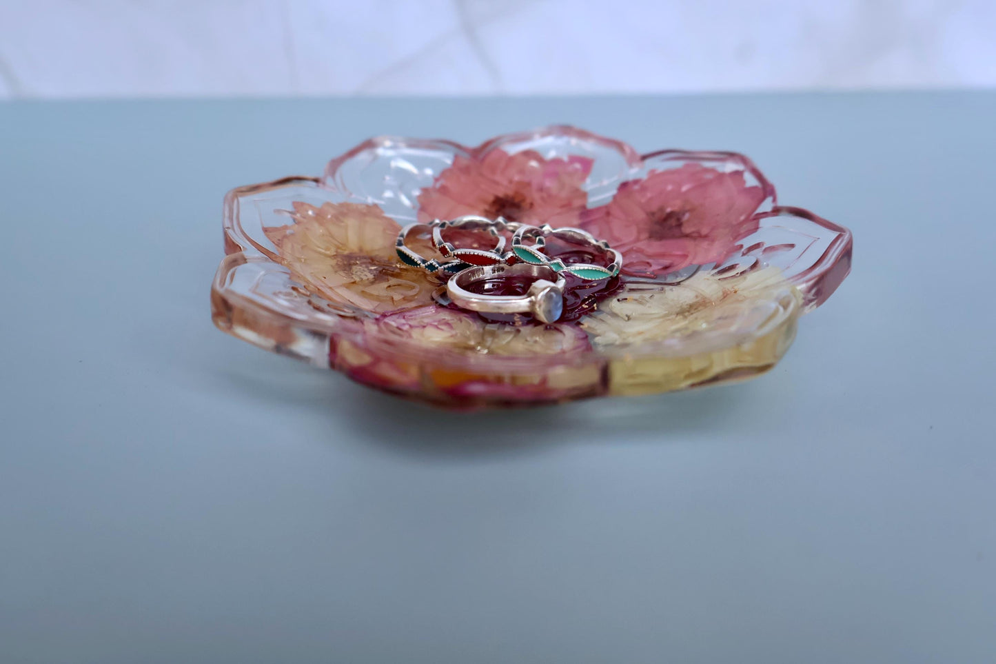 Pressed Flower Resin Trinket Tray: Botanical Decor