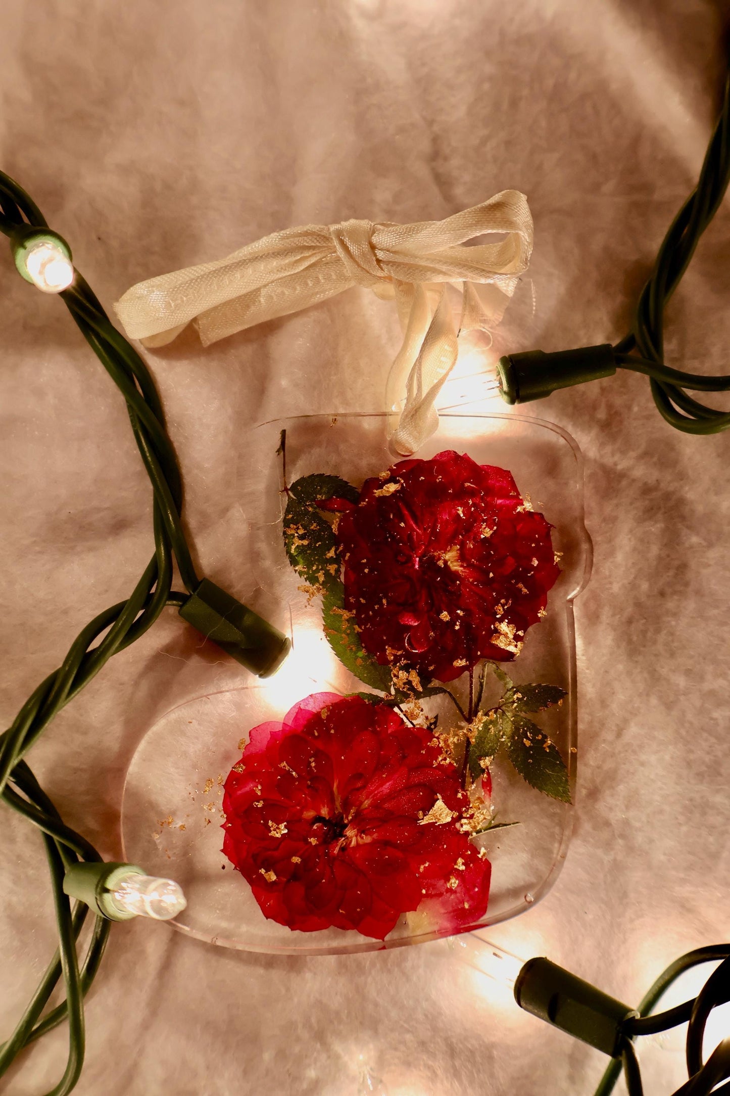 Pressed Flower Christmas Ornaments: Floral Christmas Gift