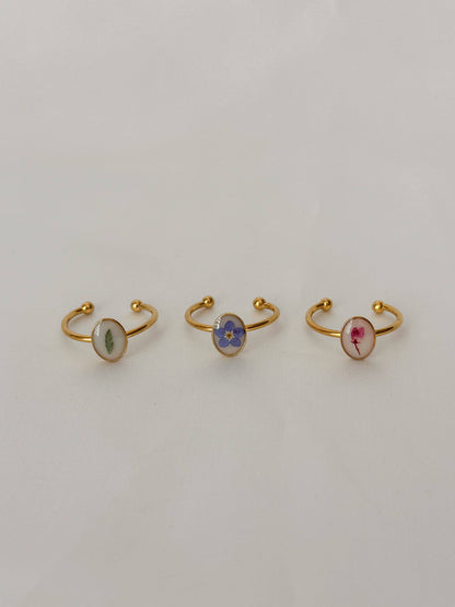 Dainty Pressed Flower Adjustable Ring (Oval)