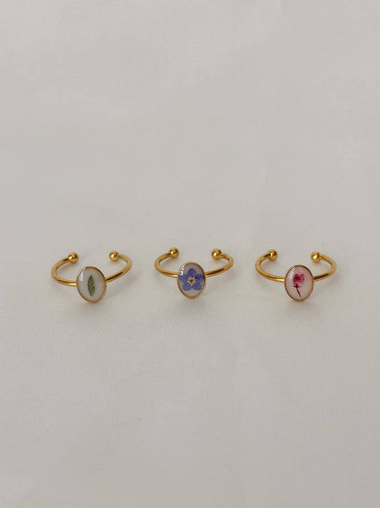 Dainty Pressed Flower Adjustable Ring (Oval)