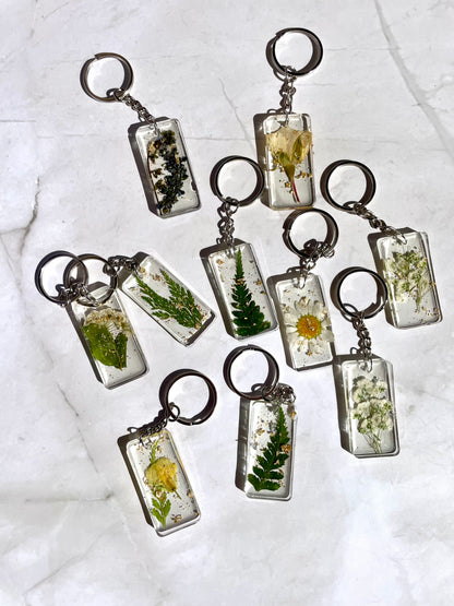 Pressed Flower Keychain: Floral Gifts