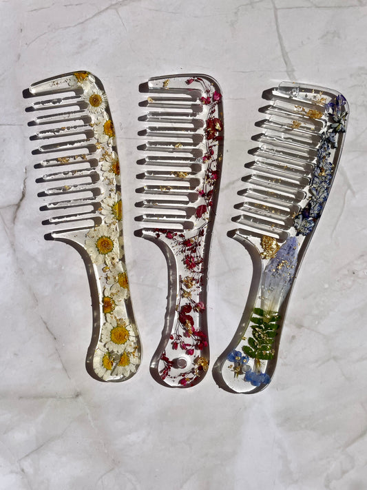 Pressed Flower Hair Comb: Floral Hair Accessory