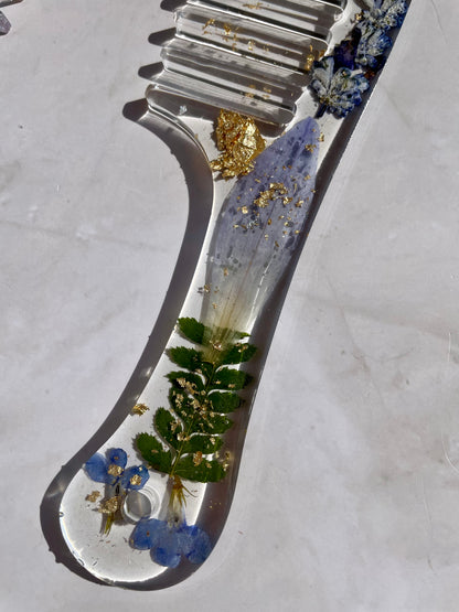 Pressed Flower Hair Comb: Floral Hair Accessory