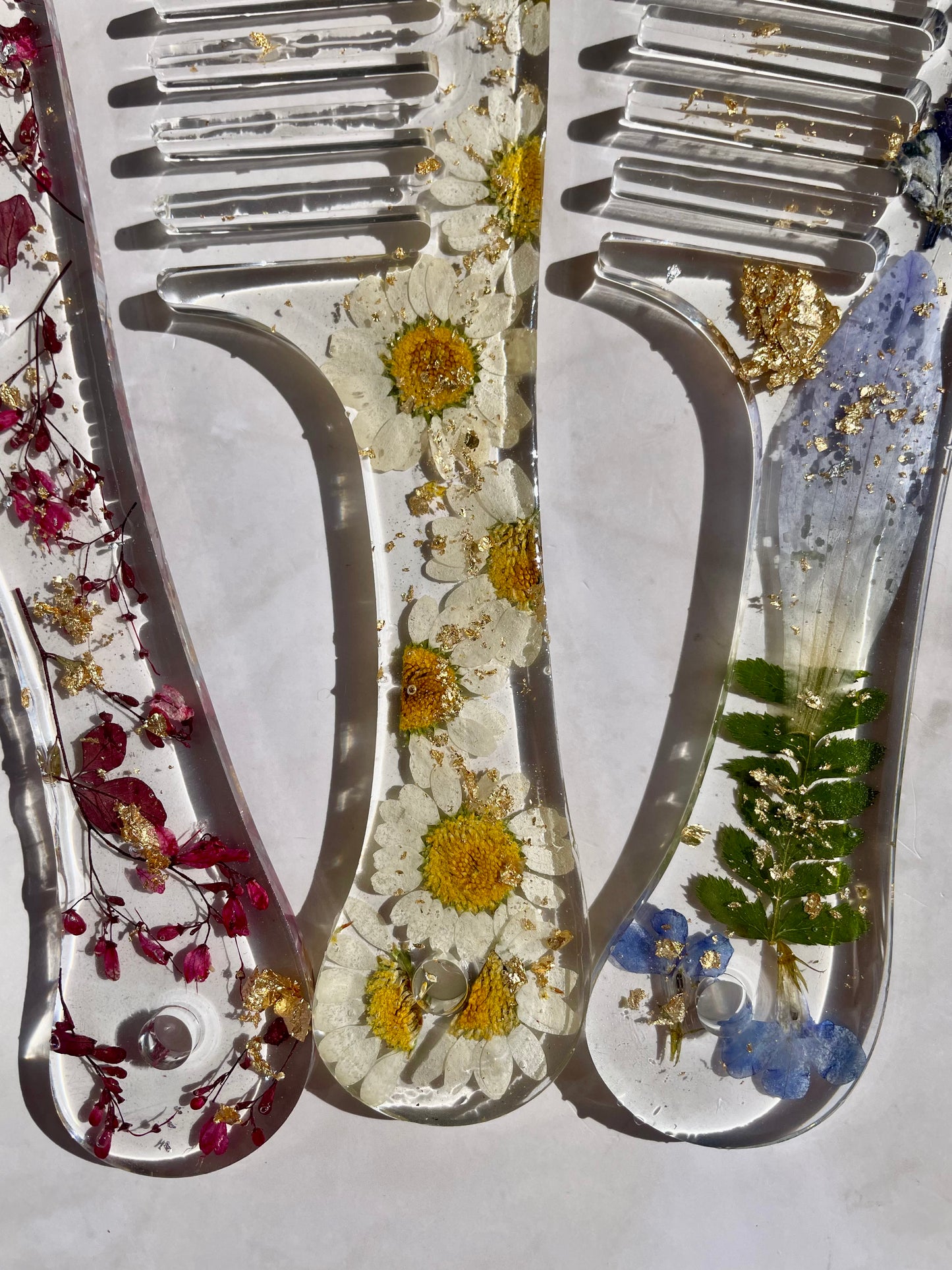 Pressed Flower Hair Comb: Floral Hair Accessory
