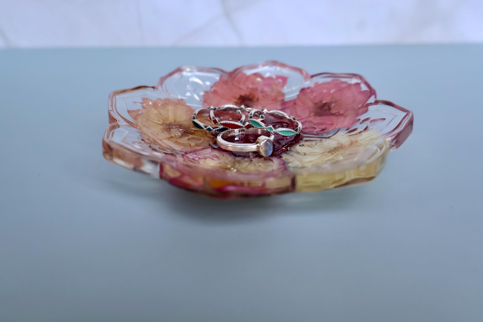 Pressed Flower Resin Trinket Tray: Botanical Decor