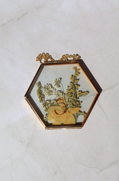 Custom Pressed Wildflower Frame: Botanical Glass Window Decor, Custom Floral Gifts, Flower Ornaments